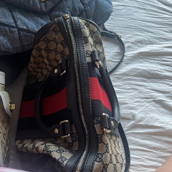 Authentic Gucci purse - Picture 7 of 7